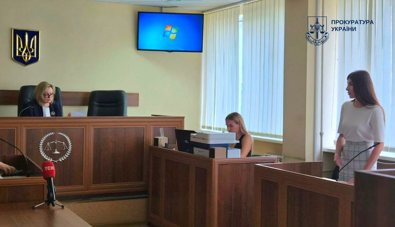 Винуватцю аварії з чотирма загиблими на Кардачах оголошено про підозру 16 Суд арештував водія Volkswagen, який влетів у зупинку в Києві та вбив двох людей