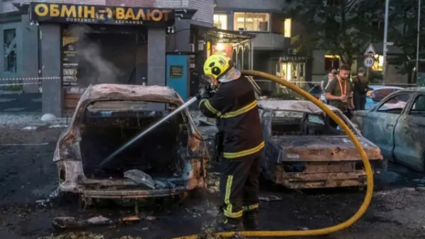 Російський удар балістикою по Києву: дев’ять жертв, десятки постраждалих, серед яких діти