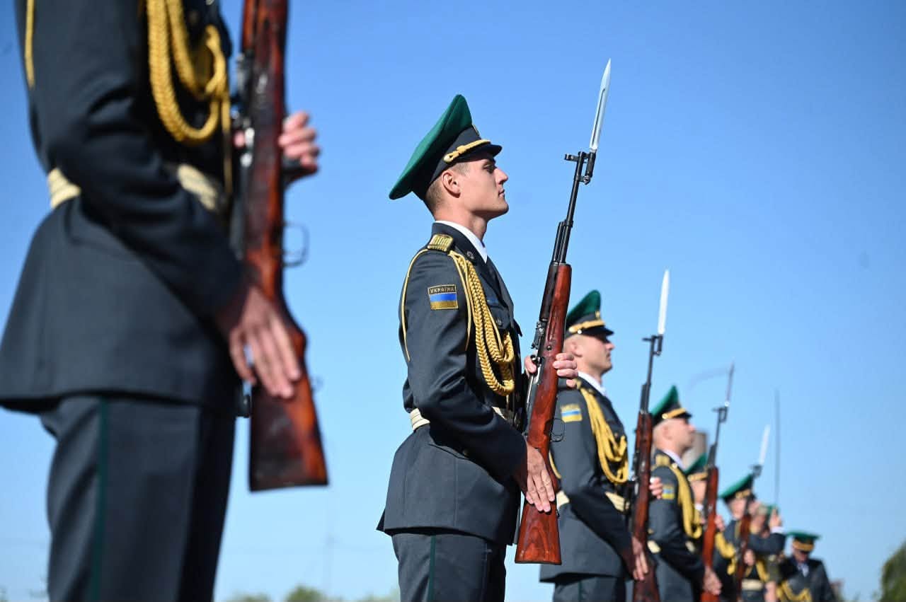 В Україні урочисто зустріли прах Євгена Коновальця 15 В Україні урочисто зустріли прах Євгена Коновальця 10
