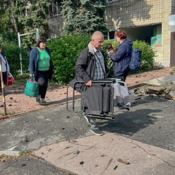 У місті Вишневе після нападу евакуація охопила понад 600 осіб, при цьому більше ста з них перебували в безпечному місці, саме там, де стався вибух.