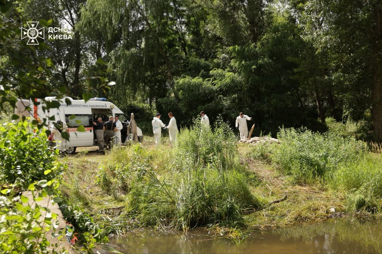 У водоймі Кирилівського озера, що постраждала від обстрілів, зникає усе живе — яким чином намагаються врятувати цей водний об'єкт 19