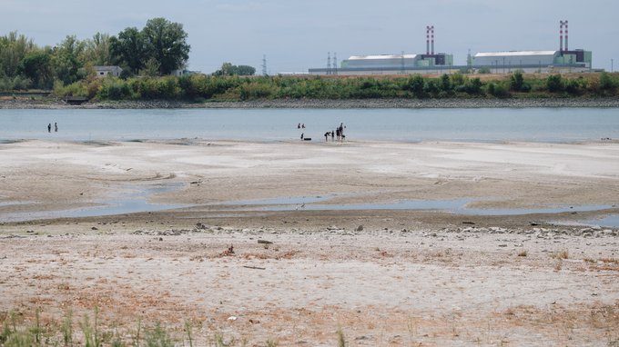 Угорщина знову запустить АЕС завдяки зростанню рівня води в Дунаї 2