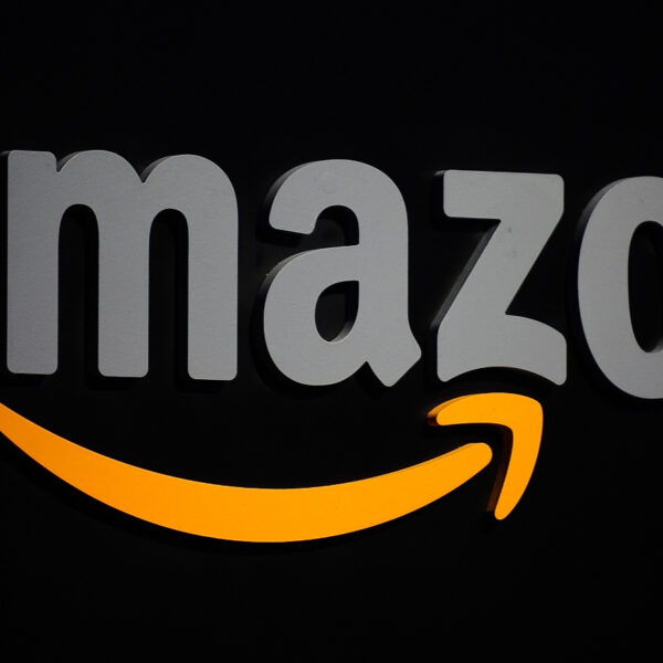 Екс-співробітник Amazon розкрив, як компанія утилізує книги, що застосовуються для тренування штучного інтелекту