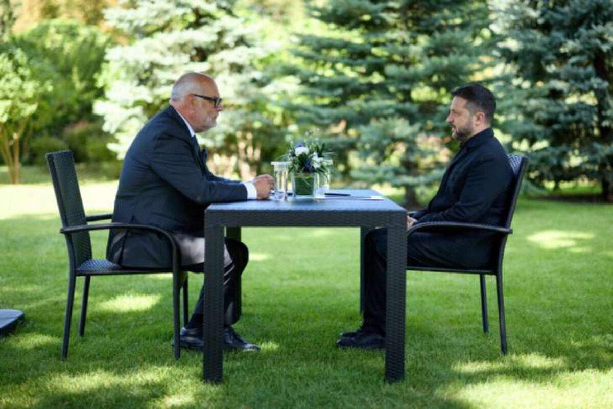 Зеленський повідомив: "Ми отримали ракети для Patriot, AIM та декілька систем Crotale." 4