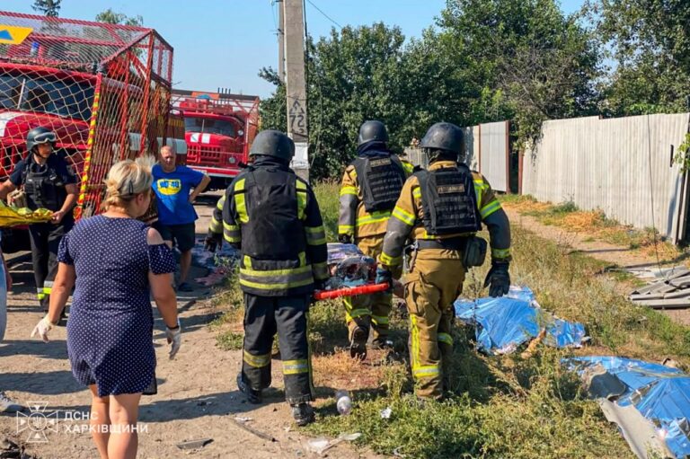 Росіяни завдали удару по Печенігах на Харківщині, загинуло 10 людей. 3