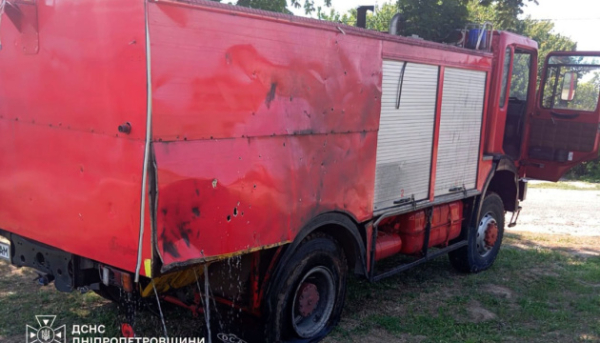 Російські сили напали на рятувальників, які працювали над ліквідацією наслідків обстрілів у Нікопольському районі.