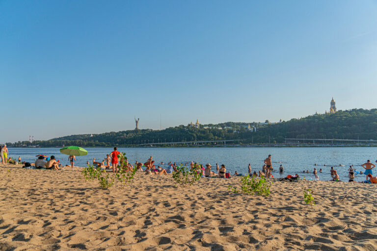 Чи дозволено плавати на пляжах столиці – експерти оцінили стан води 26 Чи дозволено плавати на пляжах столиці – експерти оцінили стан води 17