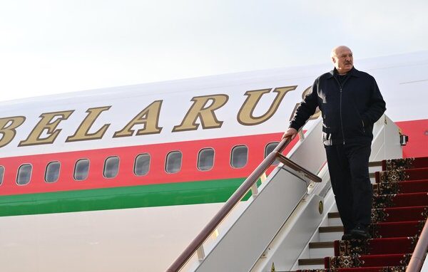 Лукашенко прибув до Росії для зустрічі з Путіним та головою російського уряду Мішустіним