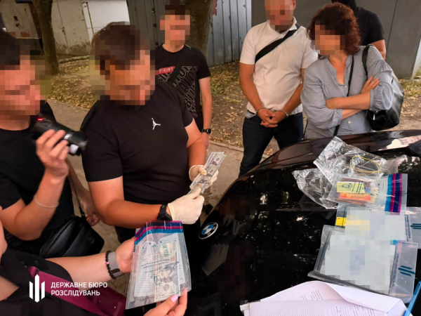 «Продай квартиру і пожертвуй мені»: затримано офіцера, який вимагав 10 тисяч доларів у військового в СЗЧ 6
