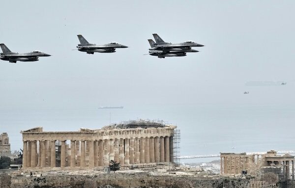 Грецькі винищувачі F-16 зупинили турецький безпілотник над водами Егейського моря