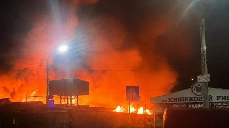 Київ під російським ракетним ударом, загоряння на "Петрівці", троє людей зазнали поранень. 3