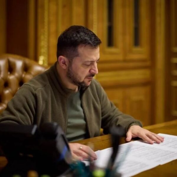 Президент Зеленський: Указ про захист національних святинь України набрав чинності