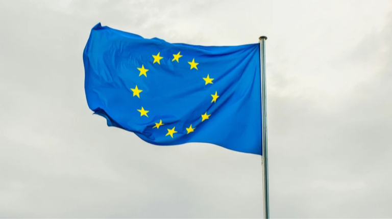 Європейський Союз знову обговорює можливість передачі Україні заморожених російських активів. 11