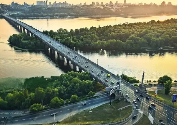 У столиці готуються оголосити конкурс на розробку проєкту відновлення мосту Патона.