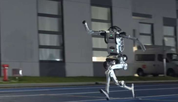 Unitree Robotics представила робота, здатного стрибати на висоту двох метрів.