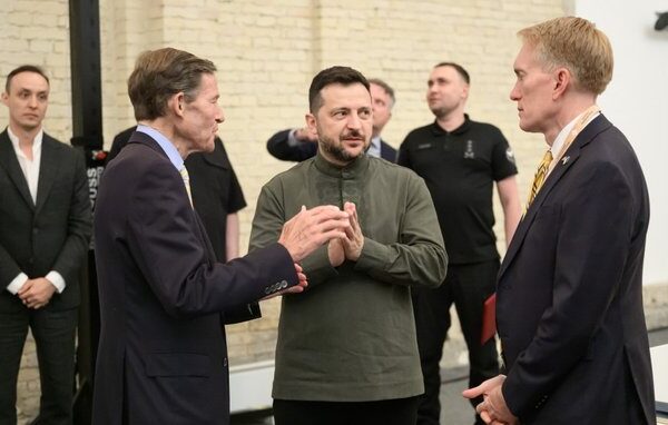 Зеленський провів розмову з американськими сенаторами щодо посилення тиску на Росію