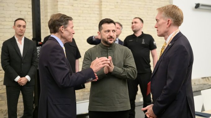 Зеленський провів розмову з американськими сенаторами щодо посилення тиску на Росію 2