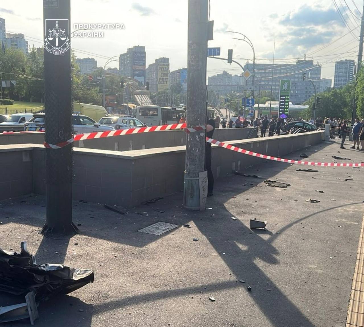 Серед жертв автопригоди в Солом'янському районі — 12-річна дитина, а водій має історію аварій та штрафи за перевищення швидкості. 14 Серед жертв автопригоди в Солом'янському районі — 12-річна дитина, а водій має історію аварій та штрафи за перевищення швидкості. 9
