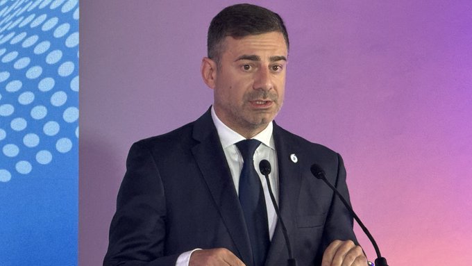 Уповноважений Верховної Ради з прав людини Дмитро Лубінець повідомив, що кількість ветеранів в Україні перевищила два мільйони, і близько половини опитаних громадян вважають, що права ветеранів недостатньо захищені. 2
