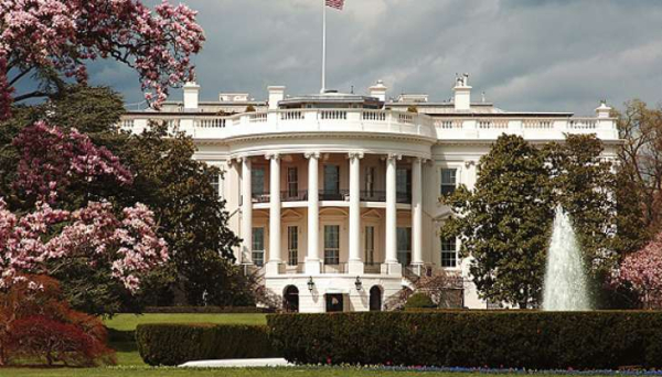 Чиновник, що опікується ремонтом Білого дому, був залучений Трампом до секретних переговорів з Кремлем.