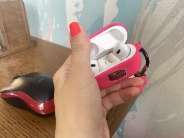 Samsung розробляє повнорозмірні навушники "Galaxy H1" для конкуренції з AirPods Max та Sony 8 Навушники, AirPods, зображення: Знай.ua