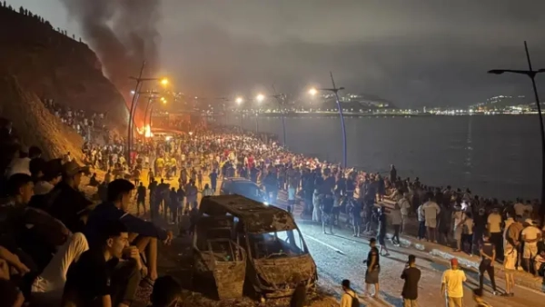 Забули про тінь, що затьмарила польські поля? Не тільки залізні велетні, а й хиткі гілки. 10 Уночі на кордоні між Марокко та Іспанією зібралися натовпи людей.