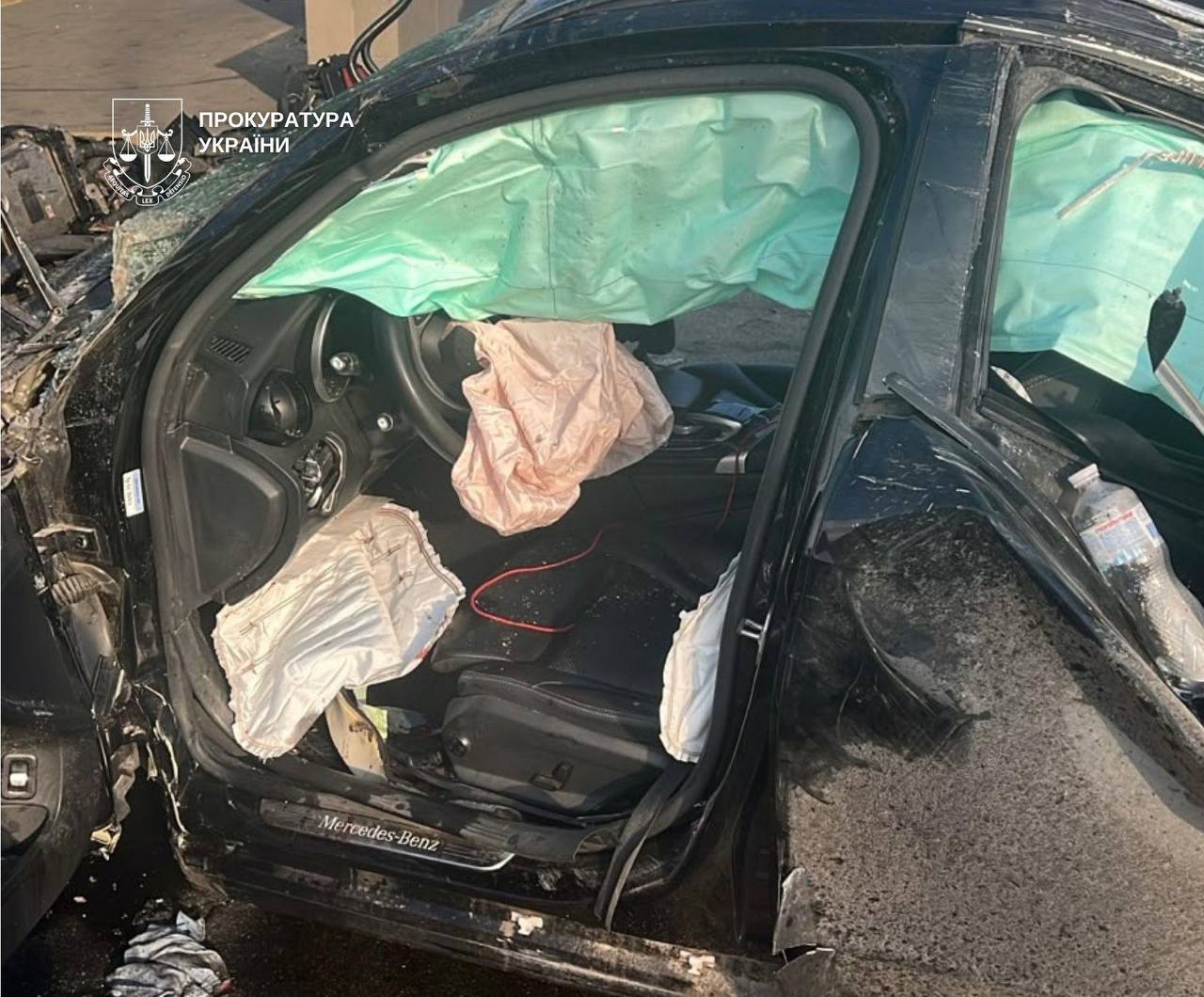 Серед жертв автопригоди в Солом'янському районі — 12-річна дитина, а водій має історію аварій та штрафи за перевищення швидкості. 15 Серед жертв автопригоди в Солом'янському районі — 12-річна дитина, а водій має історію аварій та штрафи за перевищення швидкості. 10