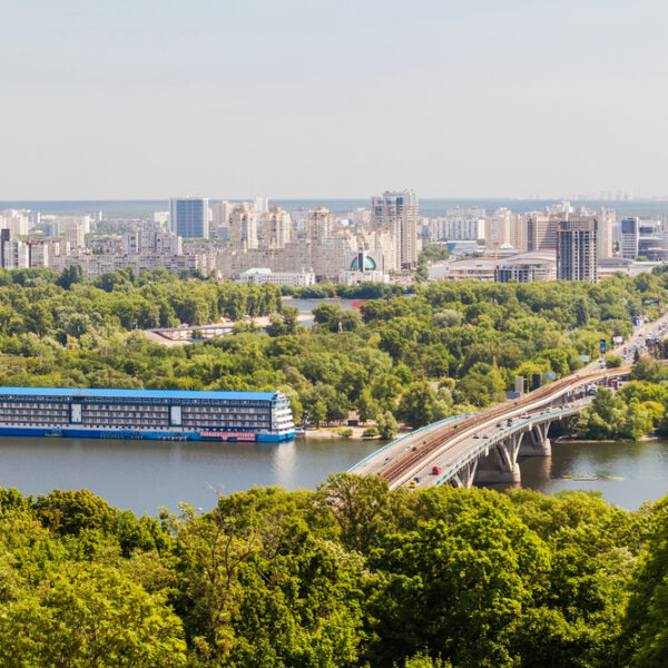Рух мостом Метро в Києві буде обмежено до кінця літа.