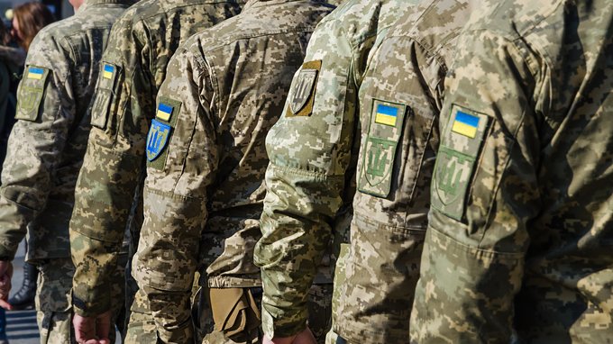 Захисники України матимуть можливість інформувати правоохоронні органи про ймовірні випадки корупції в їхніх військових частинах. 2