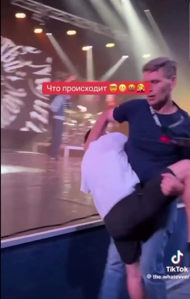 The security guard behaved rudely with a war veteran who needed help / © video screenshot