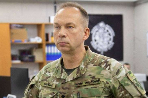 Сирський розпочав навчання в аспірантурі Національного університету оборони України та обирає тему для своєї майбутньої дисертаційної роботи.