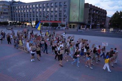 У Києві та регіонах триває протестна хода через звільнення Михайла Федорова з Міноборони