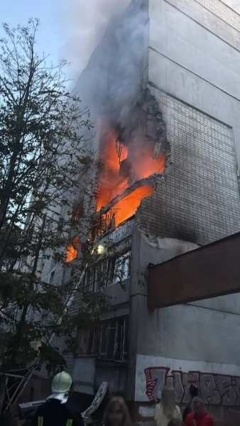 Росія завдала удару по Львову: пошкоджено житлові будинки, є загиблі та поранені. У Кривому Розі загинула родина. Також є жертви в Києві та Полтаві. 22 Львів