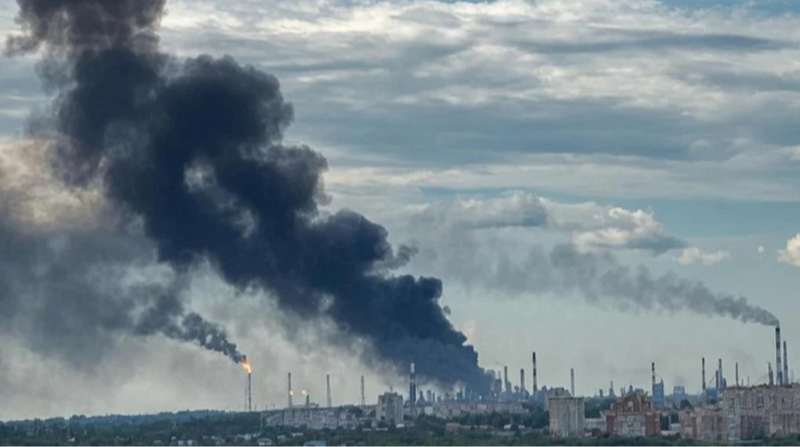 Третина бензину в Росії відсутня після ударів по нафтопереробних заводах. 2