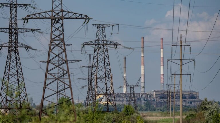 Україна: Відключення електроенергії в деяких регіонах через обстріли та погані погодні умови 12 Україна: Відключення електроенергії в деяких регіонах через обстріли та погані погодні умови 12