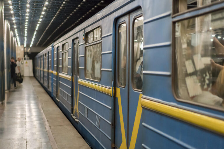 Другий вхід на станцію «Почайна» став доступним для відвідувачів. 1