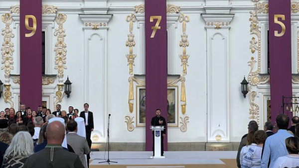 Ексклюзивні новини України 35 Зеленський: Лише повні нікчеми та дурні могли вдарити по Лаврі,…
