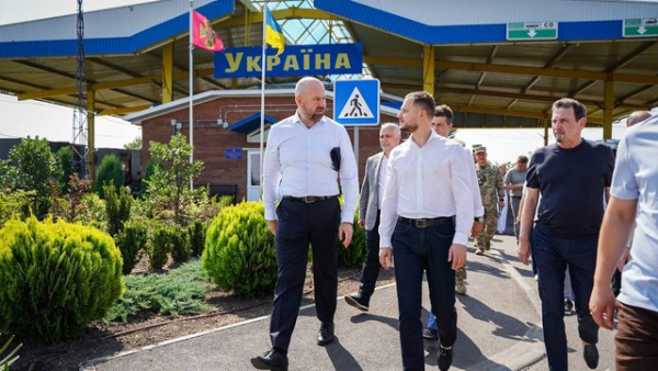 Молдова пропонує передати Україні 20 локомотивів – Калашник
