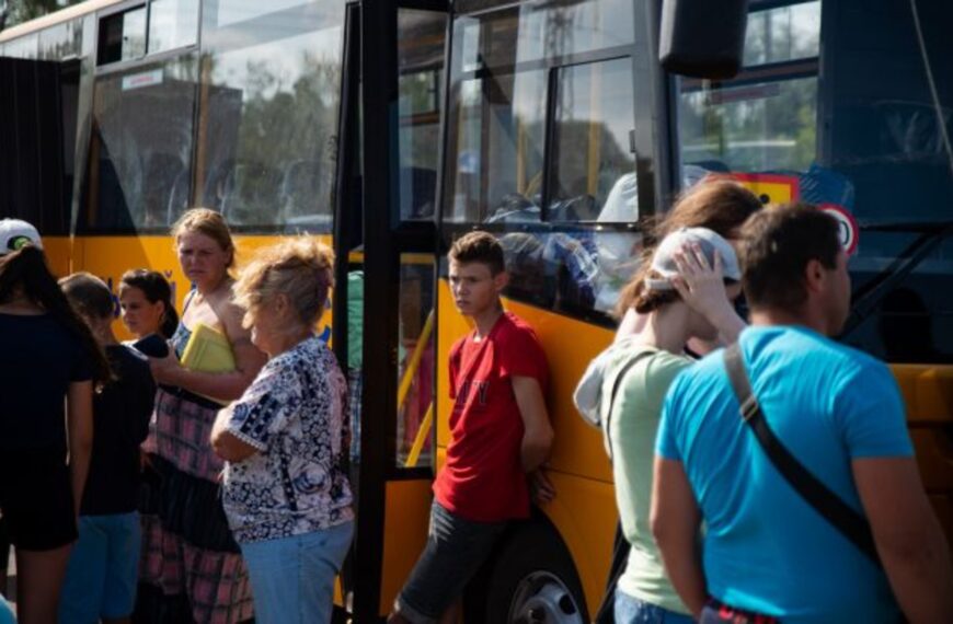 Евакуація з 16 громад Дніпропетровщини: як це відбуватиметься