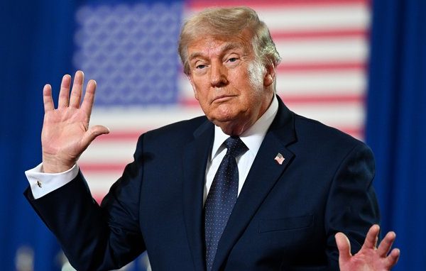 Незабаром я оголошу Ормузьку протоку власністю Америки — Трамп
