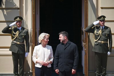 Президент України Володимир Зеленський та президентка Європейської комісії Урсула фон дер Ляєн під час зустрічі у Києві, 15 липня 2026 року