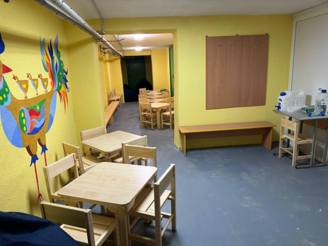 Під Києвом спалахнула вантажівка з посилками "Нової пошти". 8 Київщина проведе аудит укриттів