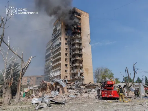Багатоповерхівку обстріляли: у Краматорську понад 20 осіб постраждали. Ранковий удар біля Москви