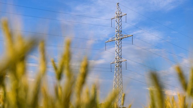 Буревій та атаки знеструмили 300 поселень