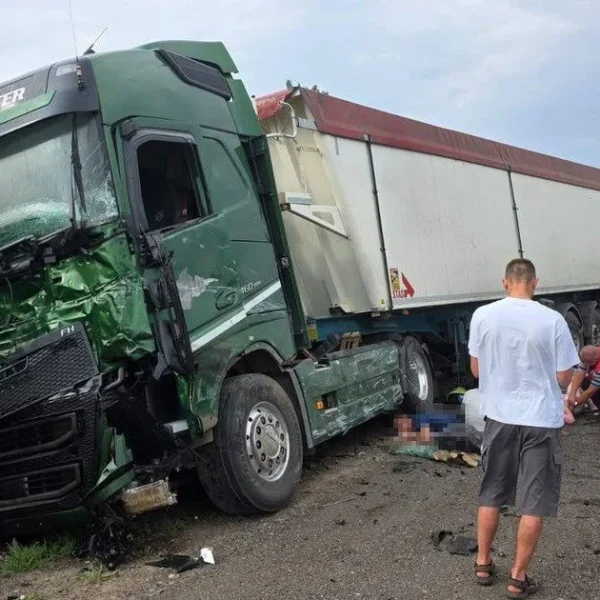 Моторошні кадри аварії зі смертельними наслідками на трасі Одеса — Миколаїв поширюються в Інтернеті: яка позиція правоохоронців