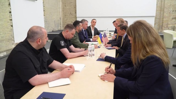 Зеленський провів переговори з американськими сенаторами Блюменталем та Ленкфордом щодо перспективних проєктів