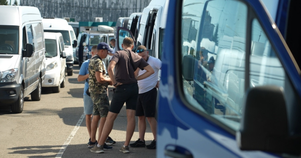 Молдова: Автомобілі без технічного огляду не пройдуть. Які документи перевіряють на прикордонному контролі.