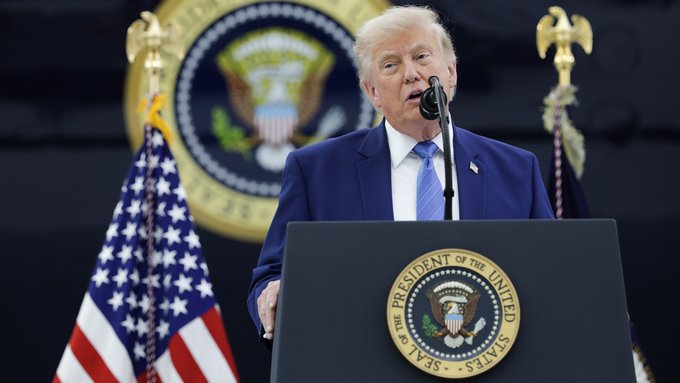 Trump confirmed that on his way back from the July NATO summit in Ankara, he secretly changed planes. 2