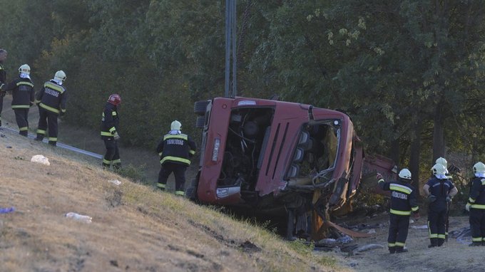 Літак Польщі прямує за жертвами ДТП з автобусом в Угорщині 1 Літак Польщі прямує за жертвами ДТП з автобусом в Угорщині 1