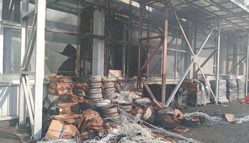 Українське підприємство «Київгума» зазнало атаки з боку Росії, що призвело до тимчасового припинення його роботи. 8 Українське підприємство «Київгума» зазнало атаки з боку Росії, що призвело до тимчасового припинення його роботи. 3